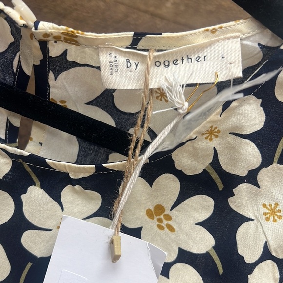 By Together Find Me Floral Set Tank & Shorts Size Large NWT - Picture 6 of 16